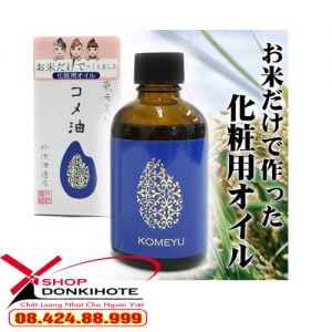 Massage đều tinh chất trị mụn Komeyu trên da, giúp thẩm thấu các dưỡng chất