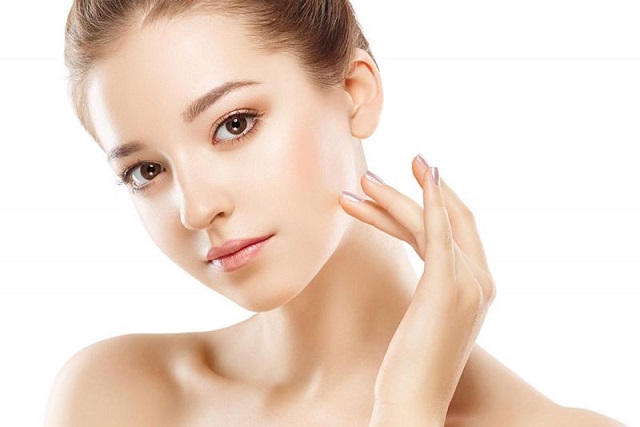 Da dẻ săn chắc, trắng hồng như da em bé với sản phẩm viên uống chống lão hóa