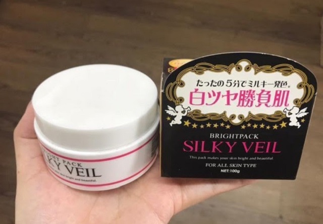Review kem dưỡng trắng da body của Nhật Silky Veil