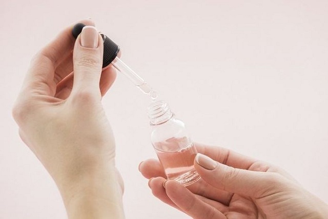 Tuyệt đối không sử dụng Serum đã hết hạn vì có thể gây hại cho da