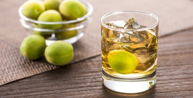 Cocktail rượu mơ rất được giới trẻ yêu thích